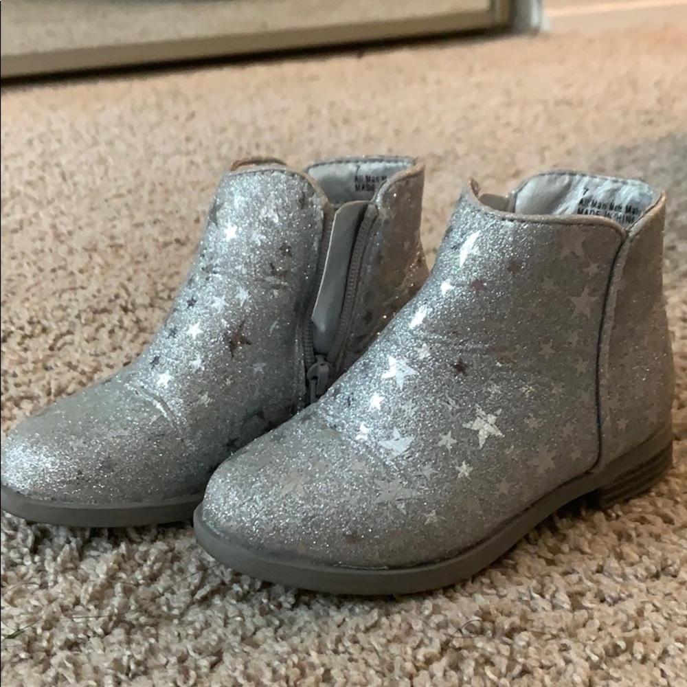 Cat & Jack Silver Glitter Bootie